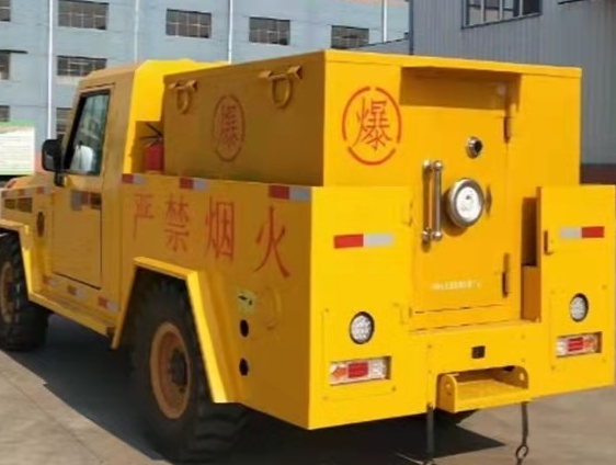 潍坊凯龙爆破器材运输车：保障爆破任务的安全运行